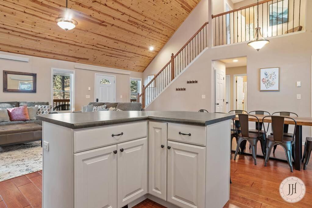 Elk Ridge Fire Place Custer Extérieur photo