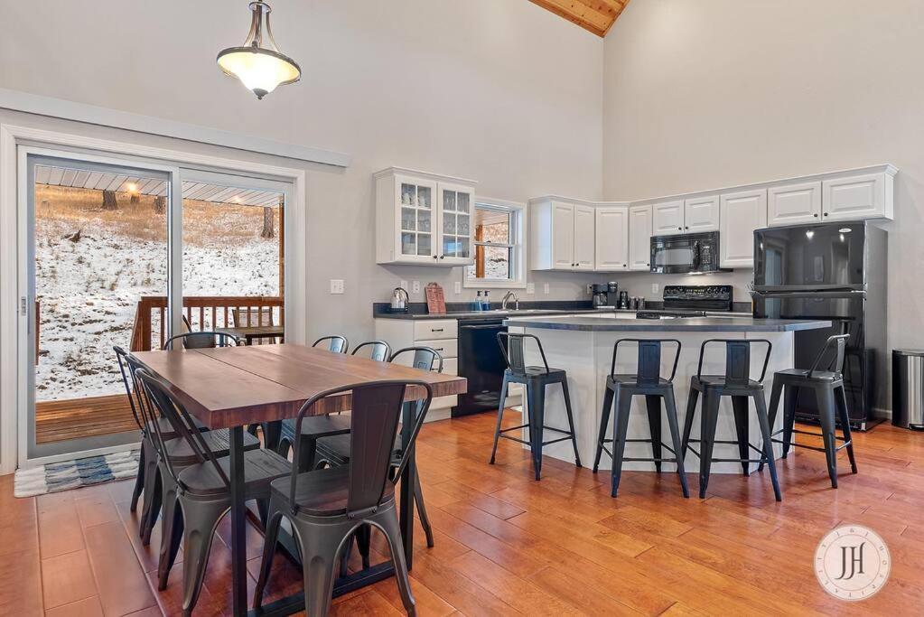 Elk Ridge Fire Place Custer Extérieur photo
